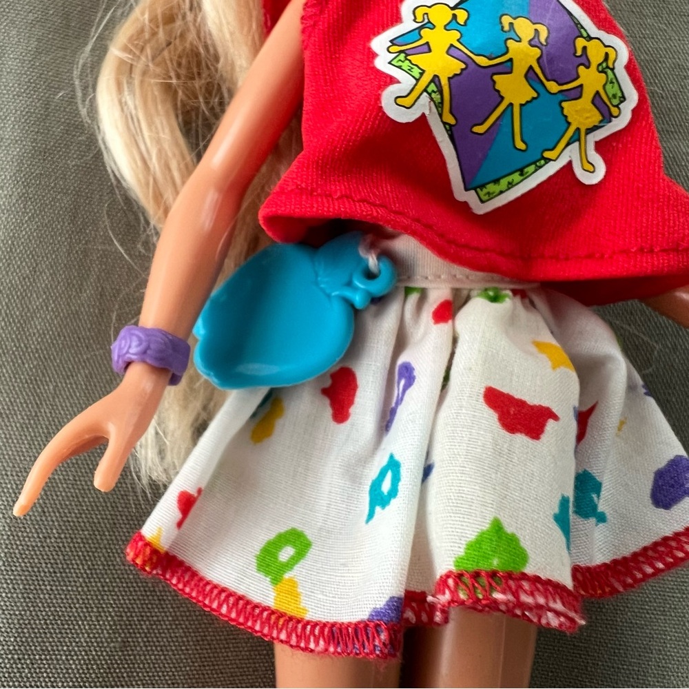 Mattel Barbie Skipper 1987 Doll with Cheerleading Outfit - Picture 4 of 9